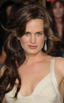 Elizabeth Reaser